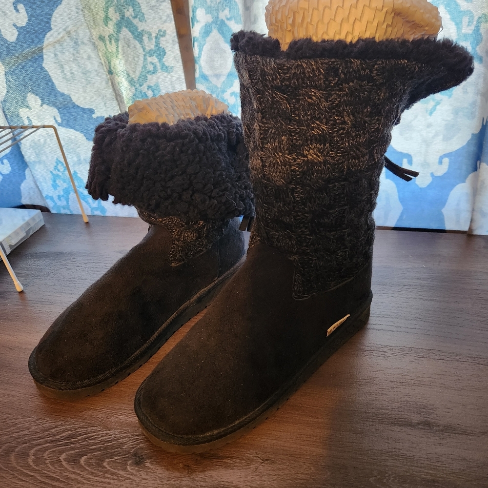 Women's Muk Luks